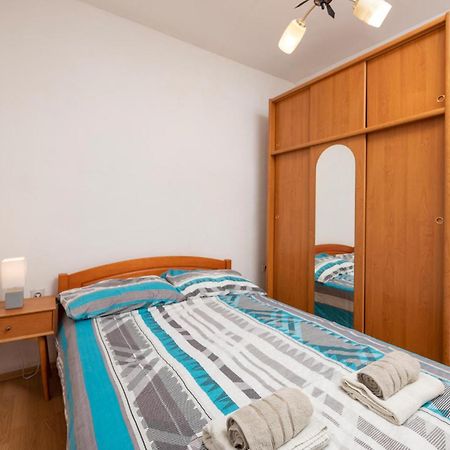 Cozy Apartment In Fazana With Kitchen Kültér fotó